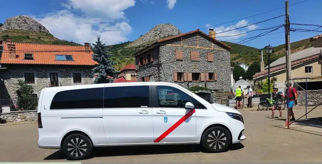 Taxi Van Premium Traslado rural en Mercedes V250D V Class